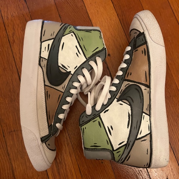 Nike Blazers - Picture 2 of 6